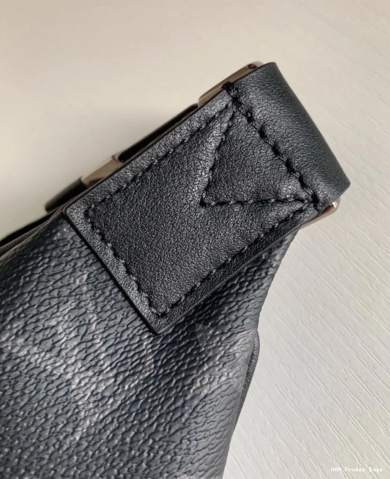 AAA Replica Ru DISCOVERY BUMBAG LOUIS VUITTON 0814
